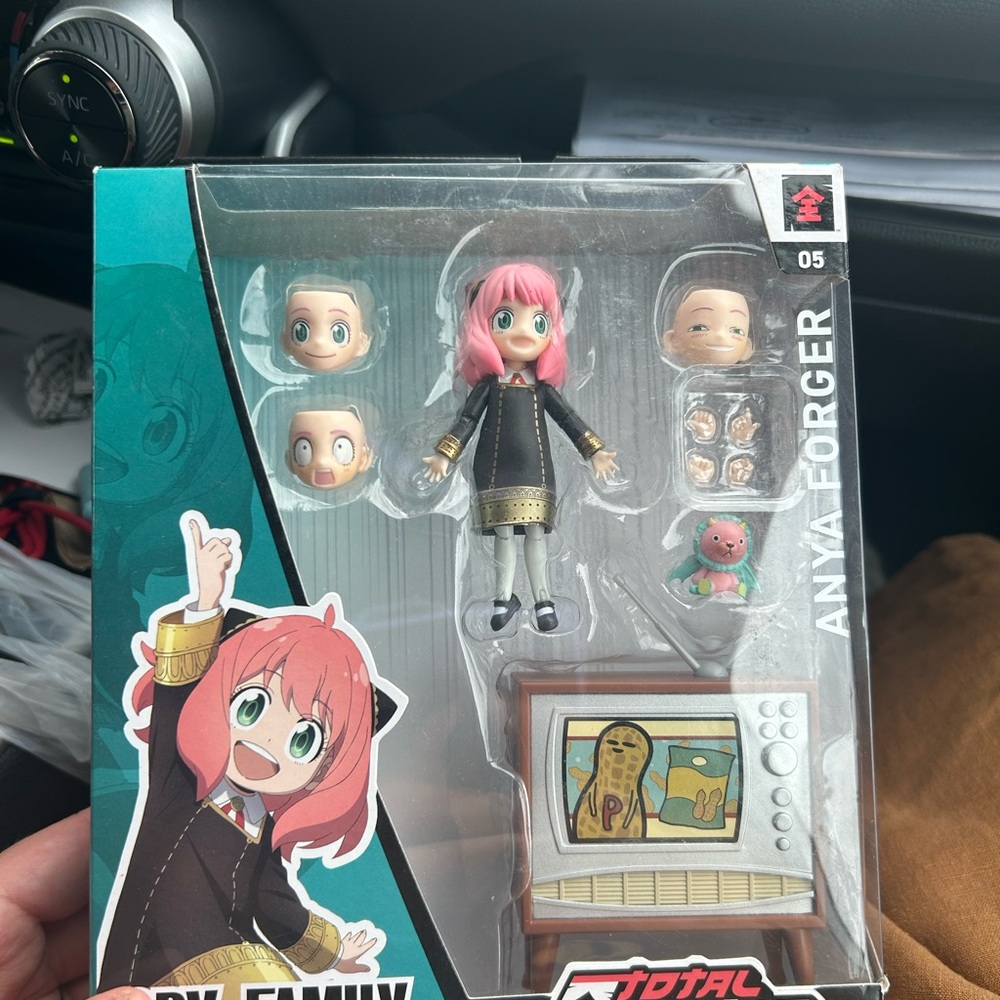 Anya Forger Figure with Accessories